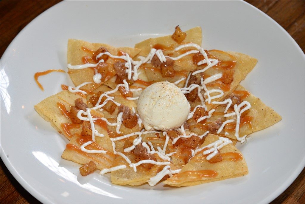 Nachos Gone Wild - Hard Rock Cafe | Food Reviews and Experiences by